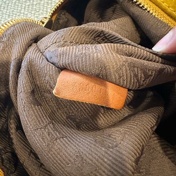 Louis Vuitton Onotah hobo yellow suede bag - Picture 6 of 14